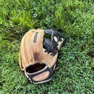 Wilson RH Infield A2000 Baseball Glove 11.75" (Used)