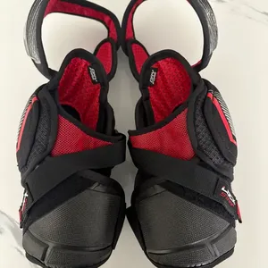 Senior Medium CCM JetSpeed FT1 Elbow Pads