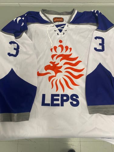 LEPS XL white hockey jersey