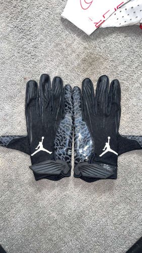 Black XL Jordan Football Gloves (Lightly Used)