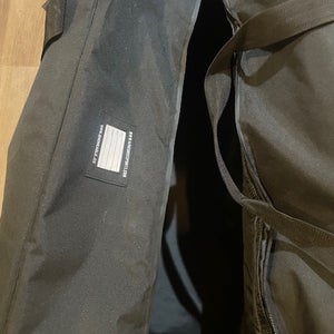43 Degrees Temperature Controlled Hockey Bag