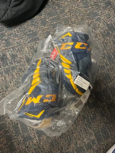 CCM JetSpeed FT4 Gloves 12" (New)