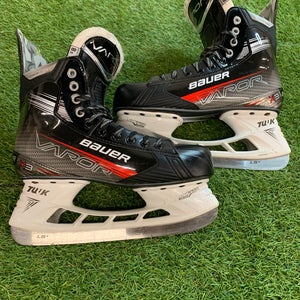 Senior Bauer Vapor X3 Hockey Skates Regular Width 8.5 (Used)