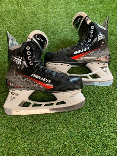 Senior Bauer Vapor X3 Hockey Skates Regular Width 8.5 (Used)