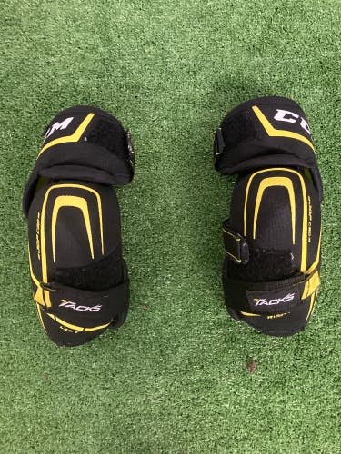 Junior Small CCM Tacks 9040 Elbow Pads (Used)