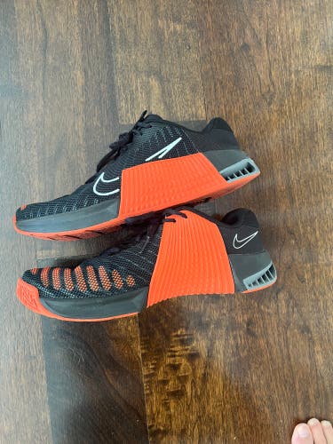 Men's Adult Size M 10.5 (W 11.5) Nike Metcon Shoes (Used)