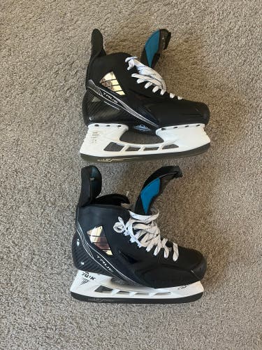 True Hockey Skates Regular Width 7.5 (Used)
