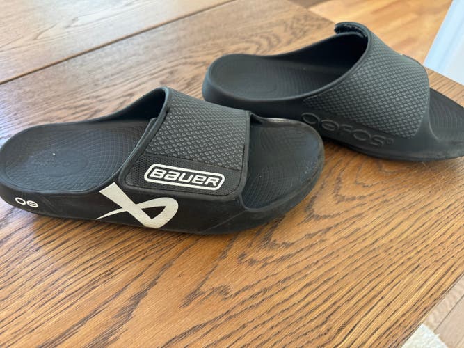 Bauer Oofos recovery slides