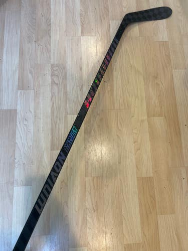 Senior Warrior Super Novium Hockey Stick Right Handed W28 (Used)