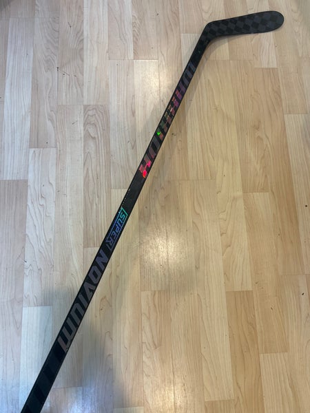 Senior Warrior Super Novium Hockey Stick Right Handed W28 (Used)