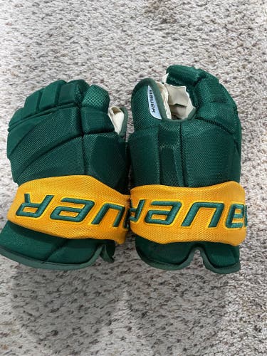Bauer Vapor Pro Team Gloves 14"  (Used 10 Mins)