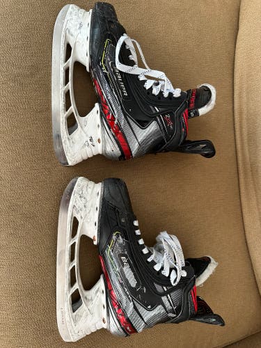 Bauer Vapor 2X Pro Hockey Skates Regular Width Size 5 (Used)