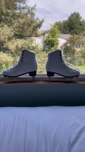 Lake Placid Cascade Women's Figure Ice Skates (used)
