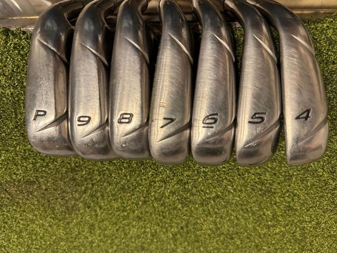 TaylorMade Burner 2.0 4-PW Iron Set, Dynalite Stiff Flex, RH