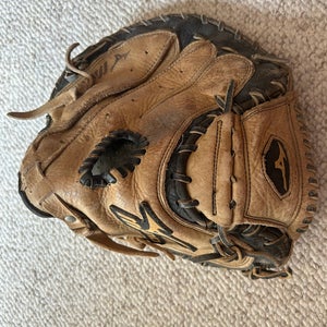 Catcher's Mizuno RH Baseball Glove 31.5" (Used)