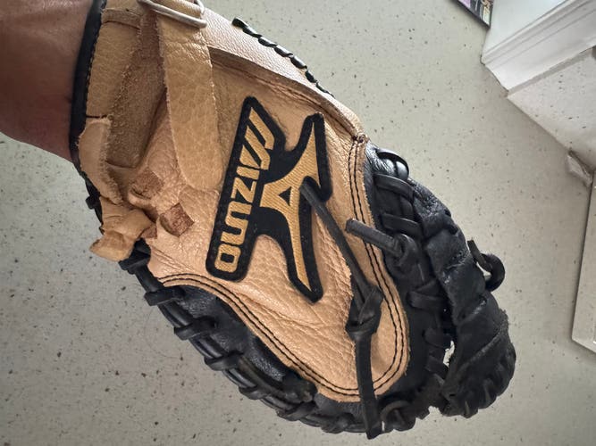 Mizuno RH Catcher's Prospect Baseball Glove 32.5" (Used)