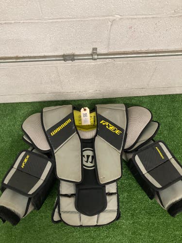 Intermediate Small / Medium Warrior RX3E+ Goalie Chest Protector (Used)