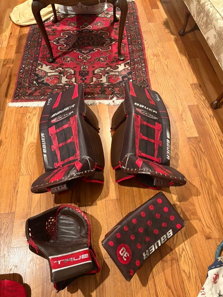 Medium Bauer Reactor 9000 Goalie Leg Pads with Blocker and Catcher Gloves (Used)