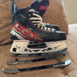 2023 CCM JetSpeed FT6 Pro Hockey Skates Regular Width + Extra Set of Black Steel   8.5 (Used)