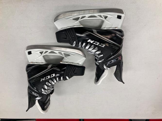 NEW Senior CCM RibCor 90K Hockey Skates Size 8