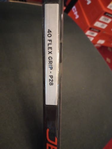 Junior CCM Jetspeed FT7 Pro Left Hand Hockey Stick P28 40 Flex(New)