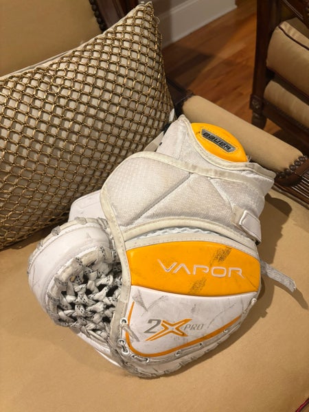 Bauer Vapor 2X Pro Senior Goalie Catch Glove – White/Yellow