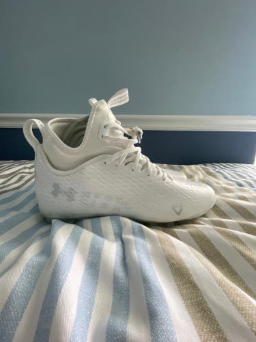 New Under armor spotlight football cleats 10.5