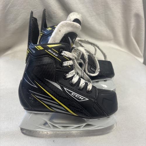 Youth Size 9 CCM TACKS 2092 Ice Hockey Skates