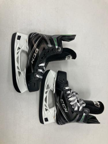 NEW Junior CCM Ribcor Maxx Plus Hockey Skates Size 3