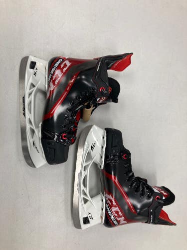 Intermediate CCM Jetspeed XTRA PLUS Hockey Skates Size 5 (New)
