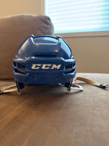 Medium CCM Tacks 910 Helmet  (Used)