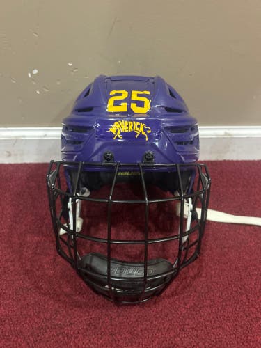 Small Bauer Re-Akt 150 Pro Stock (Used) Helmet Item#MSM25