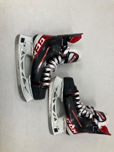 NEW Intermediate CCM JetSpeed XTra Hockey Skates Size 5