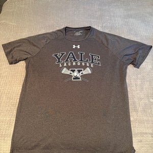 Gray XL Men's Under Armour Shirt (Used)