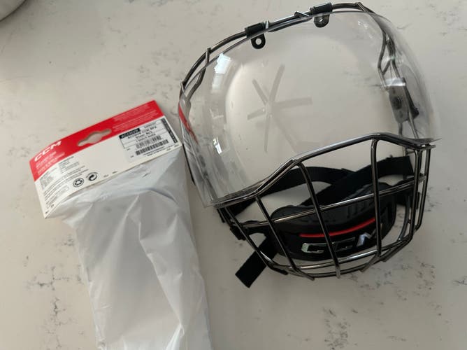 CCM HVR Large w/ Extra Visor