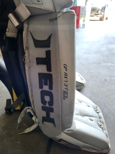 37" Itech Rx7 Goalie Leg Pads (Used)