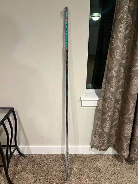 Senior Bauer Twitch Left Hand Hockey Stick P28 (New)