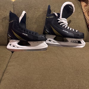 2010 CCM CCM 1052 Hockey Skates Regular Width  13 (New)