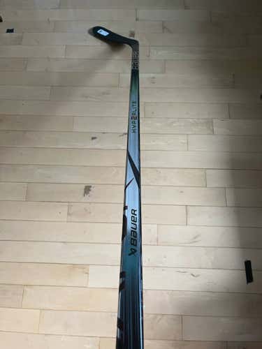 New Intermediate Bauer Hyperlite2 P92 55 Flex Left Handed Hockey Stick
