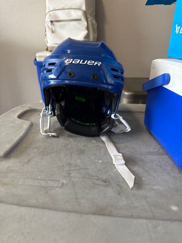Small Bauer Re-Akt 85 Helmet  (Used)