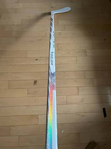 New Intermediate Bauer Proto R P92 77 Flex Right Handed Hockey Stick