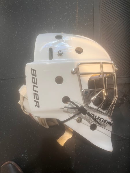 Senior 2020 Bauer 950 Goalie Mask (Used)