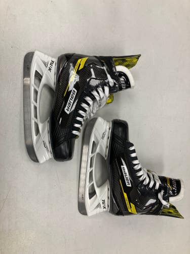 NEW Senior Bauer Supreme Ignite Pro Hockey Skates 8.5