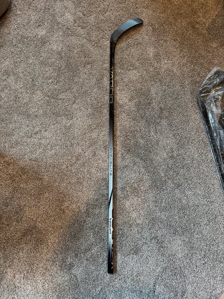 Senior Bauer Vapor Hyperlite 2 Left Hand Hockey Stick Toe Pattern Pro Stock (New)