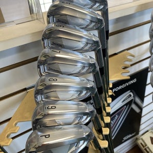 New Srixon Forged  Iron Set 4-PW, Dynamic Gold Mid 100 R300, Steel