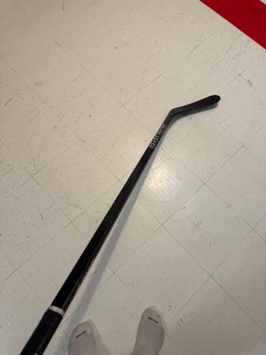 Senior Bauer Hyperlite 2 Right Handed Hockey Stick P92 (Used)