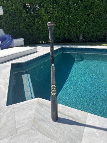 Dove Tail Bat il3 Bat  (-3) 30 oz 33" (Used)