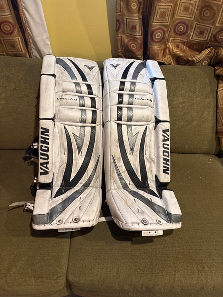 30"  Vaughn Velocity V5 Goalie Leg Pads  (Used)