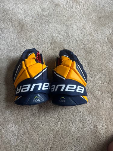 Bauer hockey gloves