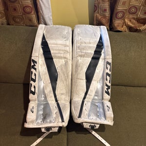 28"  CCM Extreme Flex E3.5 Goalie Leg Pads  (Used)
